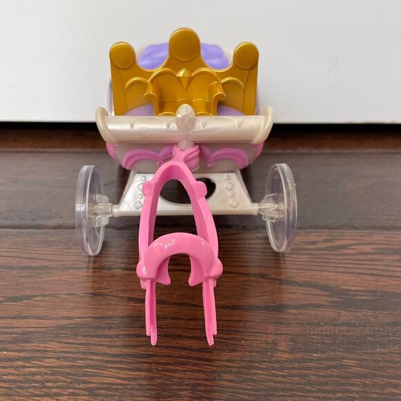 Shopkins Happy Places Royal Crown Carriage Replacement Doll Toy Stained Seat - Picture 4 of 8
